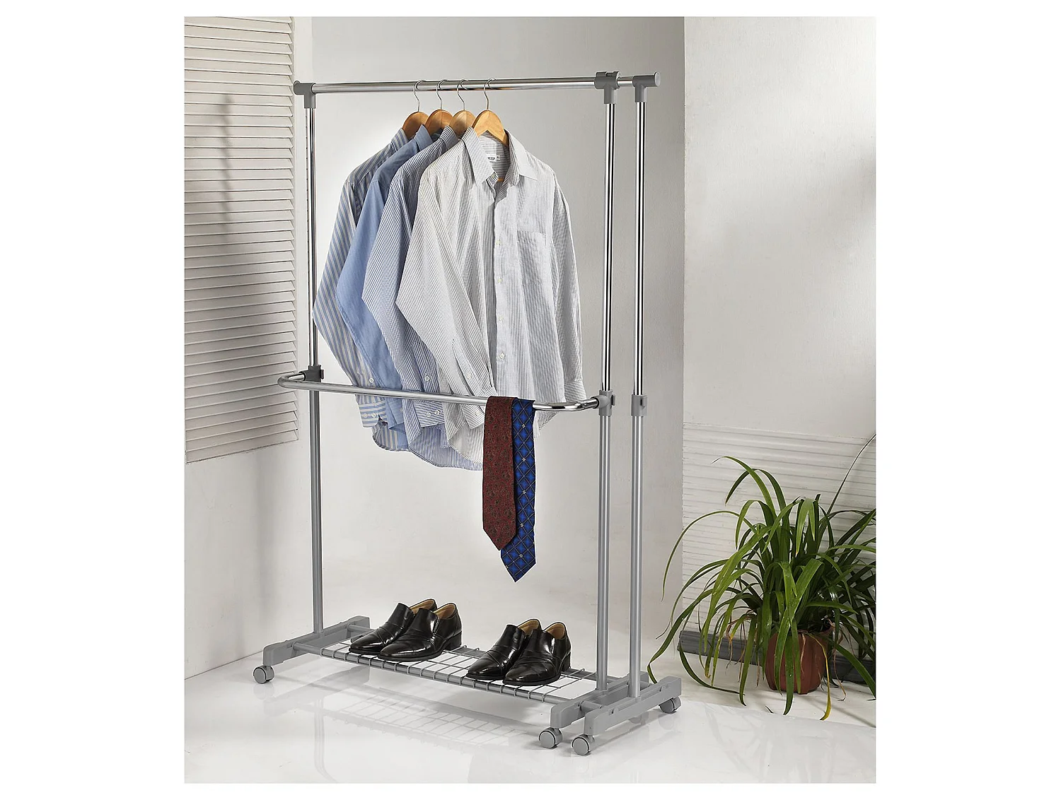 Portant à vêtements LONDON penderie sur roulettes rangement vestiaire mobile hauteur et longueur réglables, avec 1 tablette, chromé