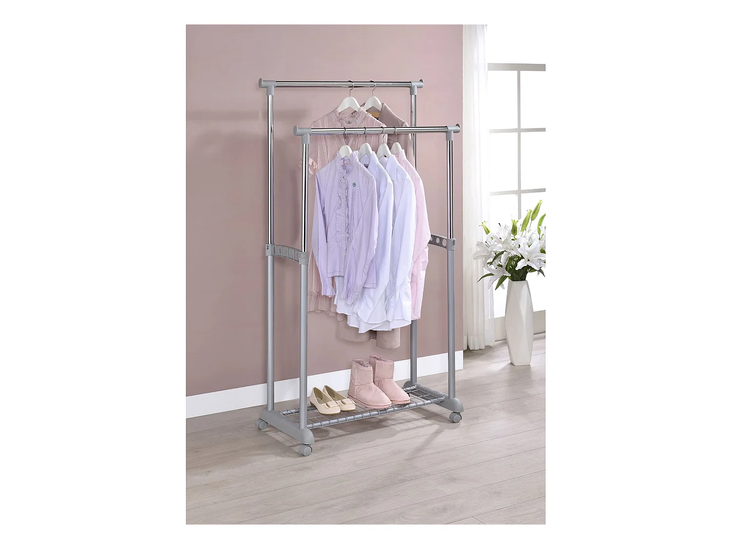 Portant à vêtements GROSSO penderie double sur roulettes vestiaire mobile 2 barres de hauteur réglable et 1 tablette, chromé et gris