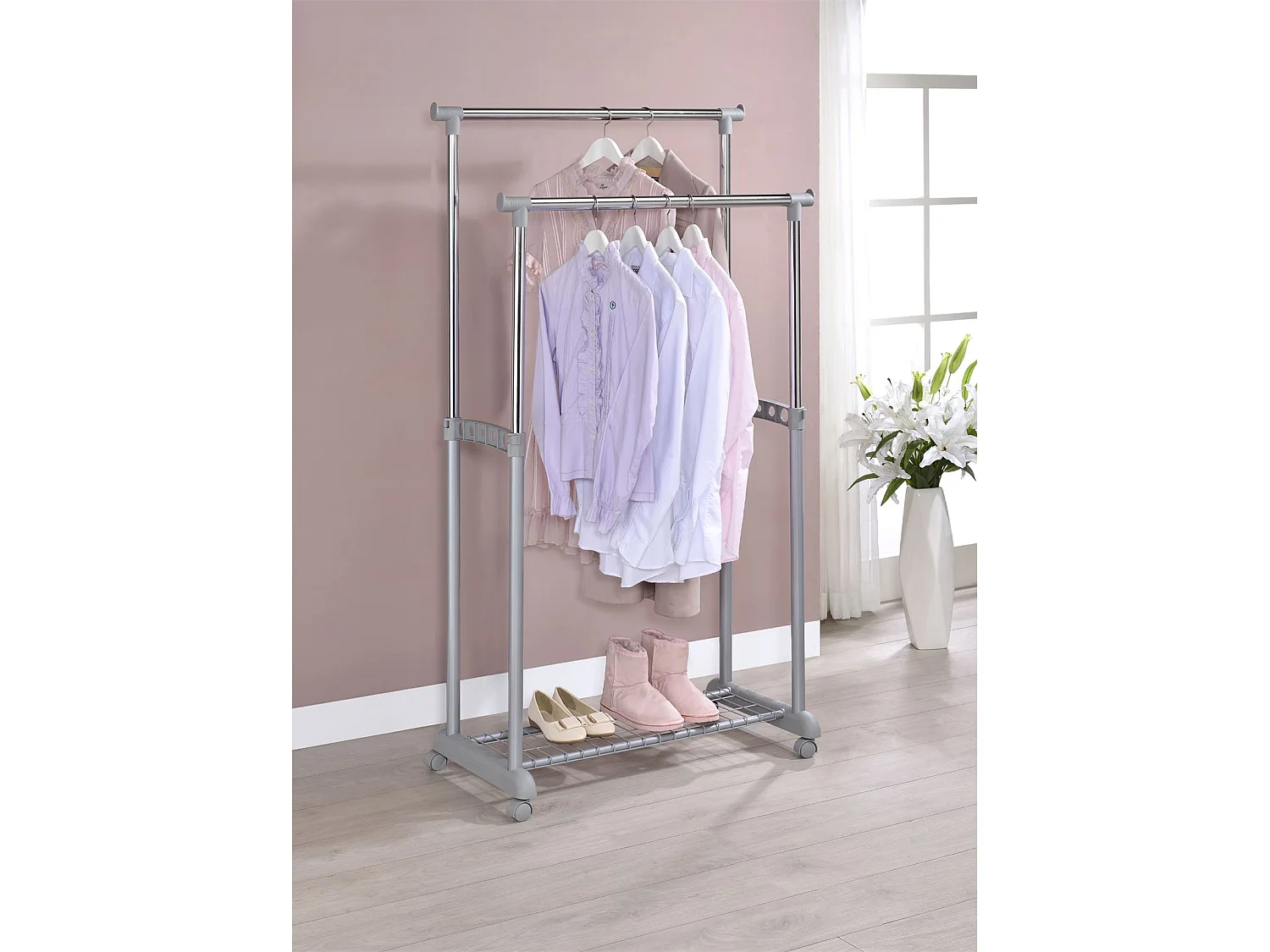 Portant à vêtements GROSSO penderie double sur roulettes vestiaire mobile 2 barres de hauteur réglable et 1 tablette, chromé et gris
