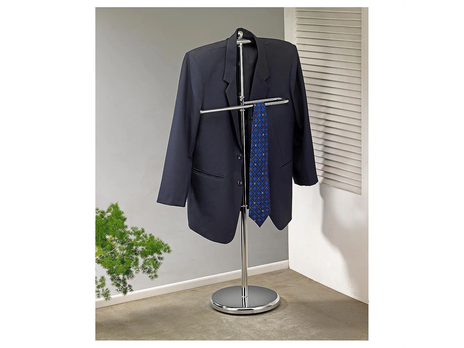 Valet de chambre JÖRG valet de nuit support pour vestes porte vêtements en métal chromé
