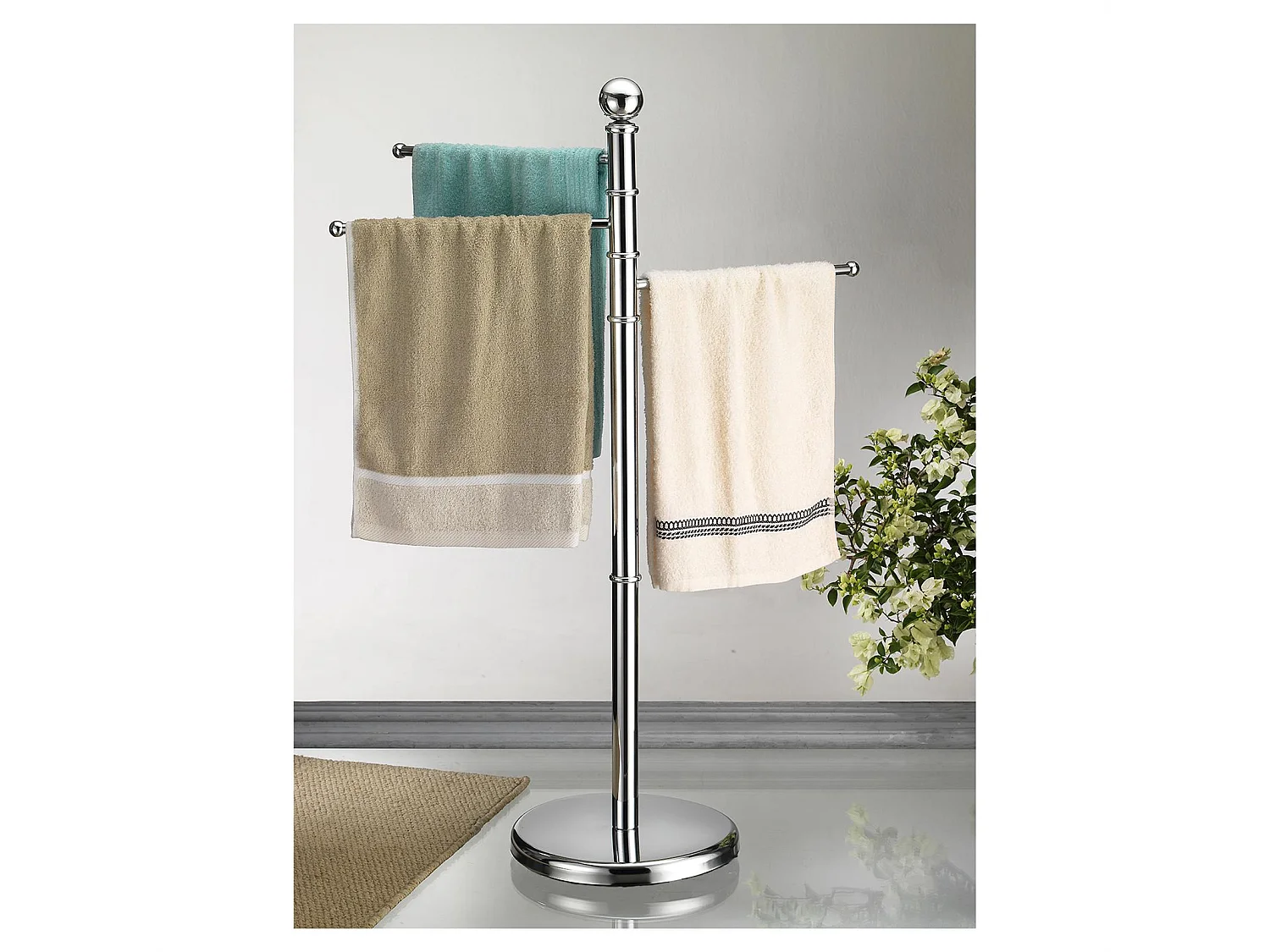 Porte-serviettes sur pied PETRA portant pour vêtements et linge de salle de bain, avec 3 tringles pivotantes, structure en métal chr