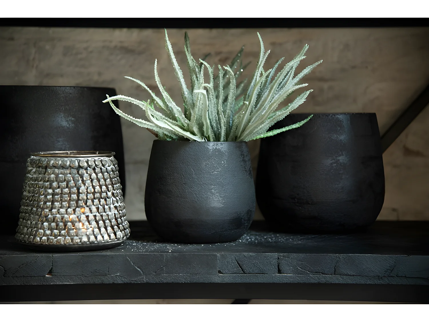 Maceta irregular crudo cerámica negro Alt. 19 cm