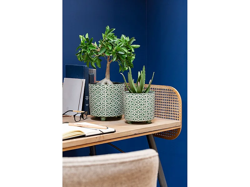 Macetero con patas de cerámica verde de 16x16x16 cm