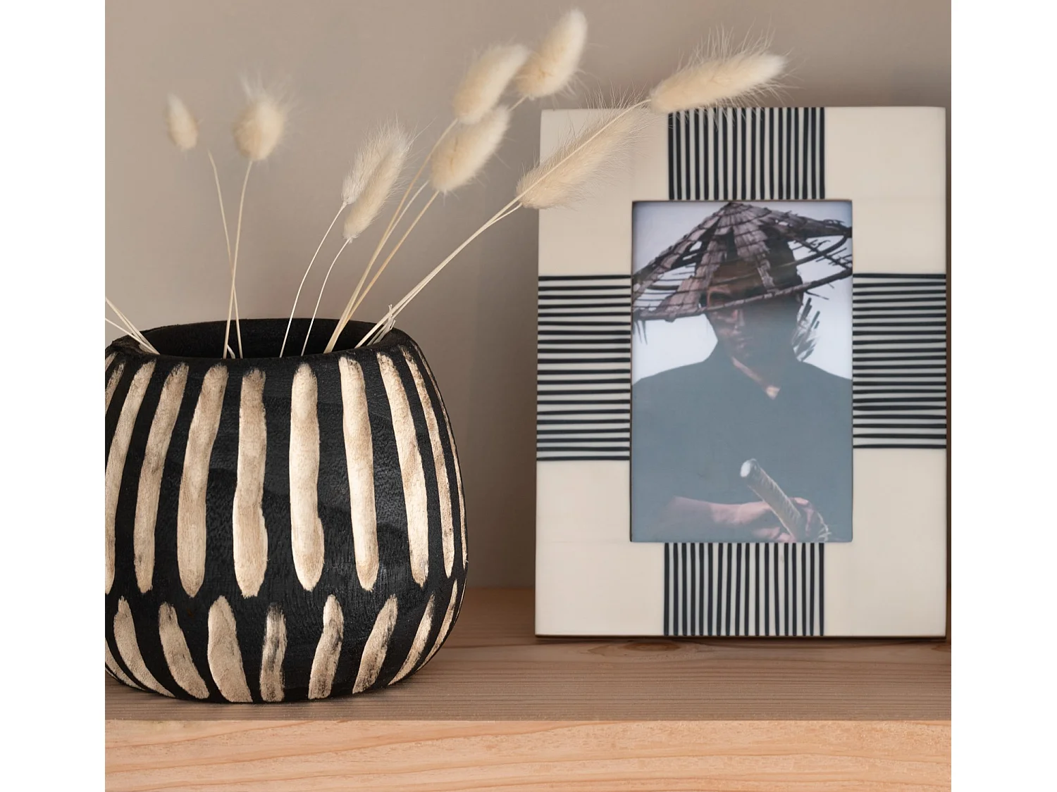 Pot de fleur en bois massif noir Viviana D 15cm