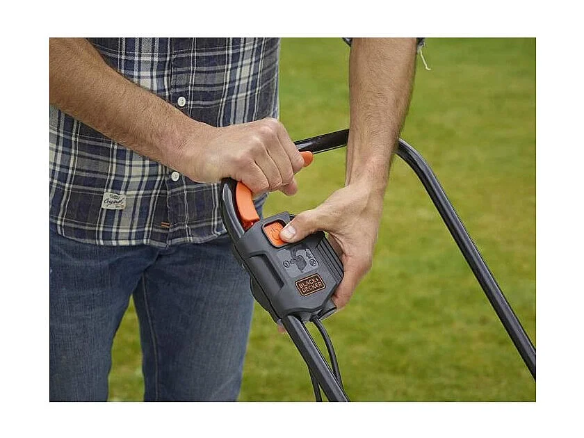 BLACK + DECKER Tondeuse  32cm 1200W BEMW451