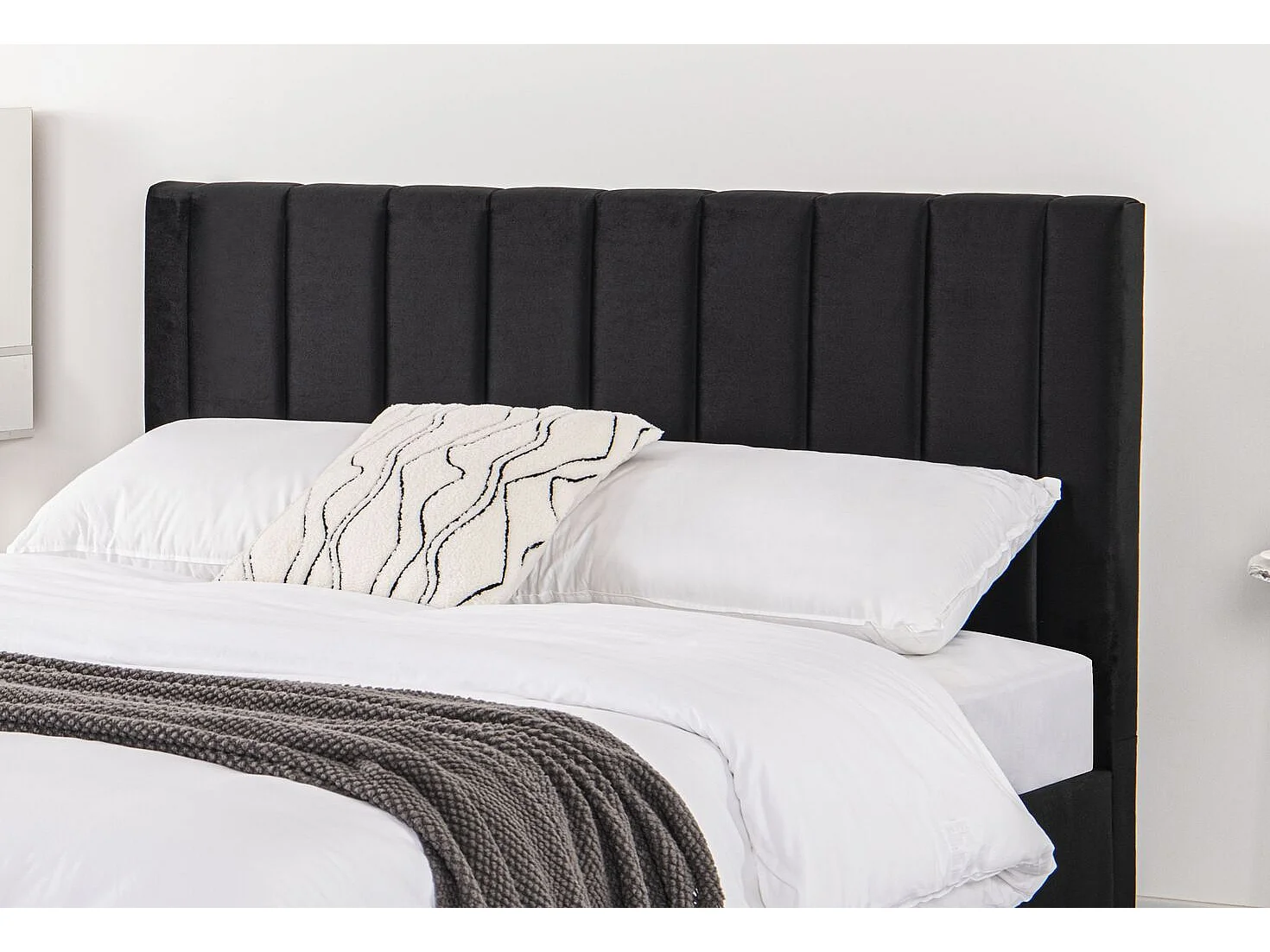 Lit 160x200 cm en velours noir CAMBRIDGE