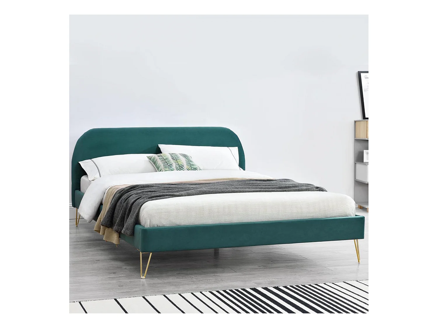 Structure de lit 160 x 200 cm en velours et laiton vert PHOENIX
