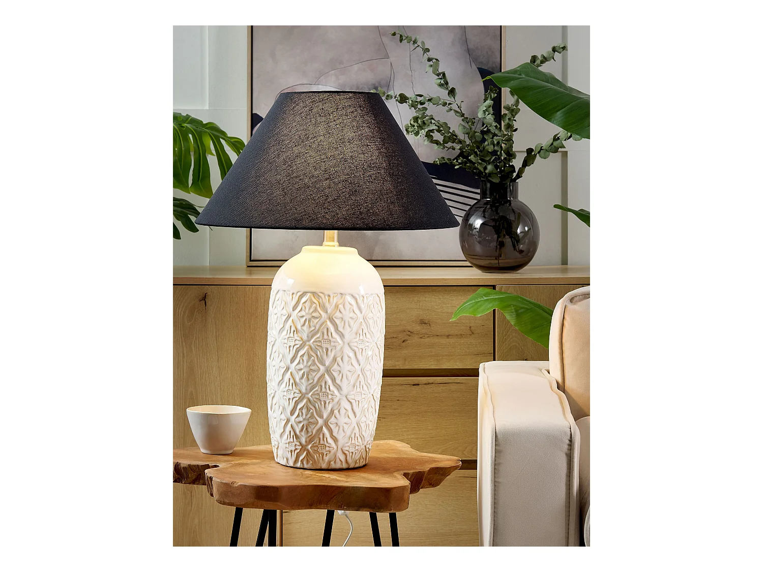 Tischlampe mit Keramiksockel Raumbeleuchtung Schwarz Lampenschirm Beige Telire