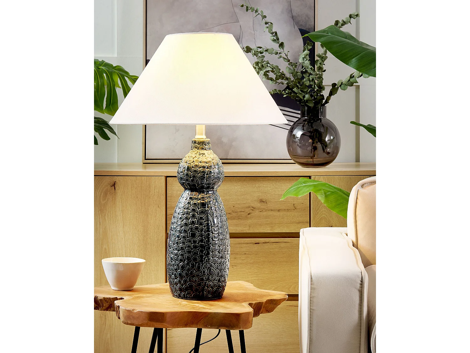 Tischlampe mit Keramiksockel Raumbeleuchtung Weiß Lampenschirm Dunkelblau Matina