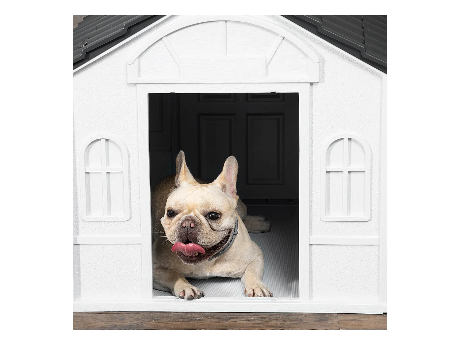Niche chien style cottage dim. 65L x 75l x 63H cm - motifs fenêtres, porte, aération - PP blanc gris