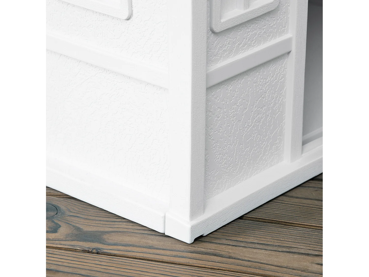 Niche chien style cottage dim. 65L x 75l x 63H cm - motifs fenêtres, porte, aération - PP blanc gris