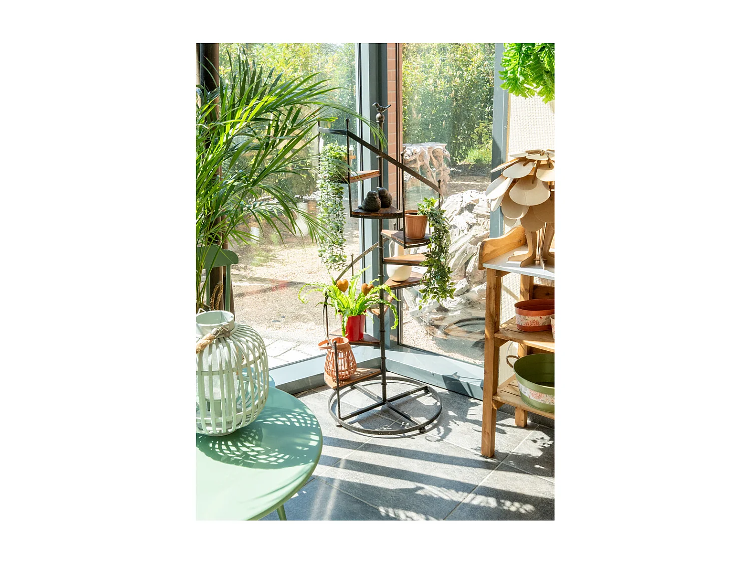 Étagère en métal et bois escalier