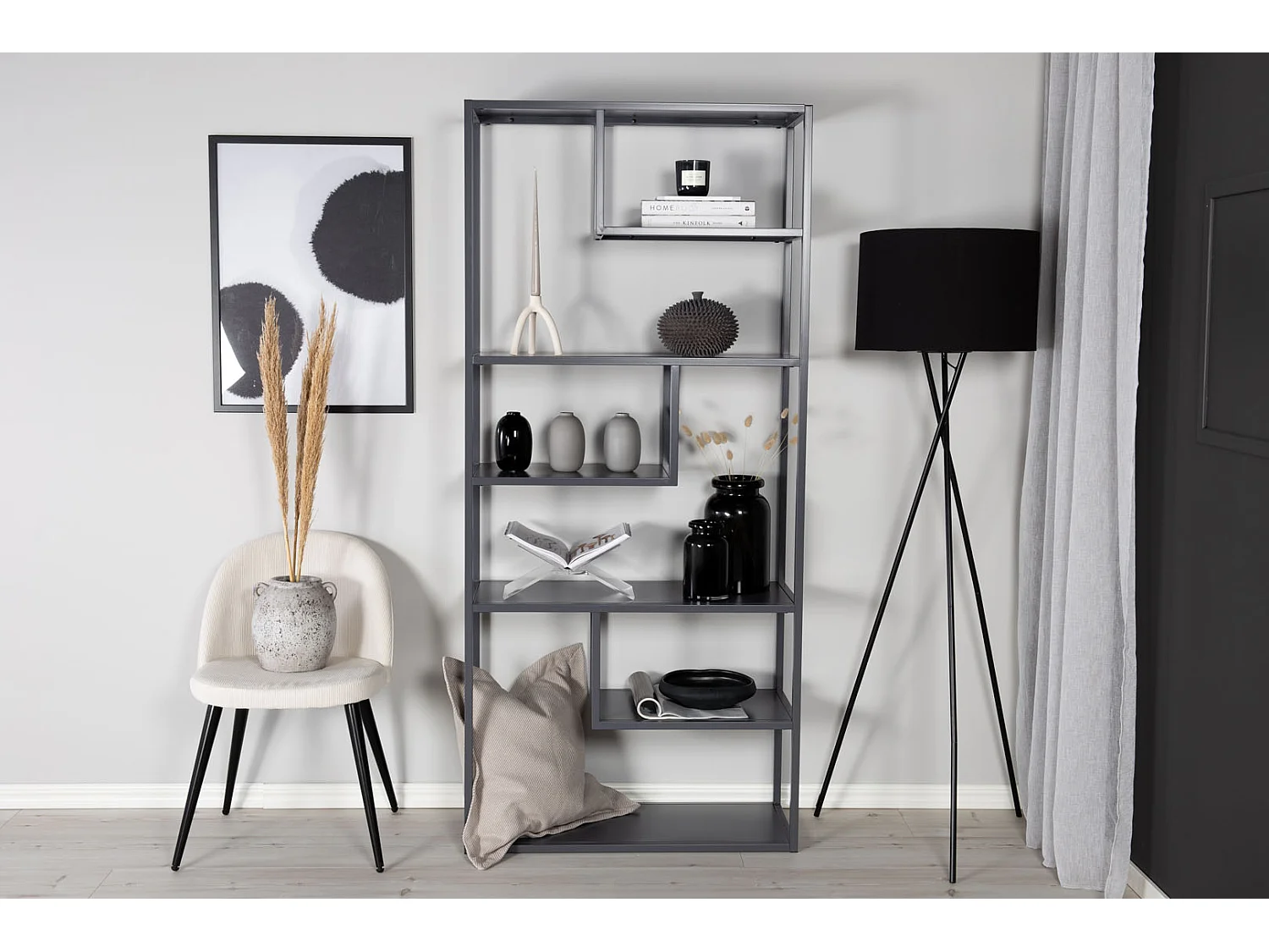 Staal wandkast 6 planken, lichtgrijs.