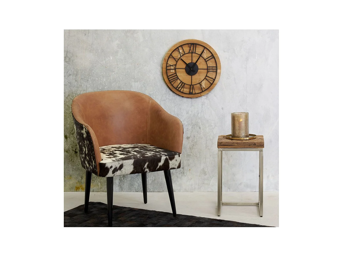 Fauteuil en cuir camel et peau de vache