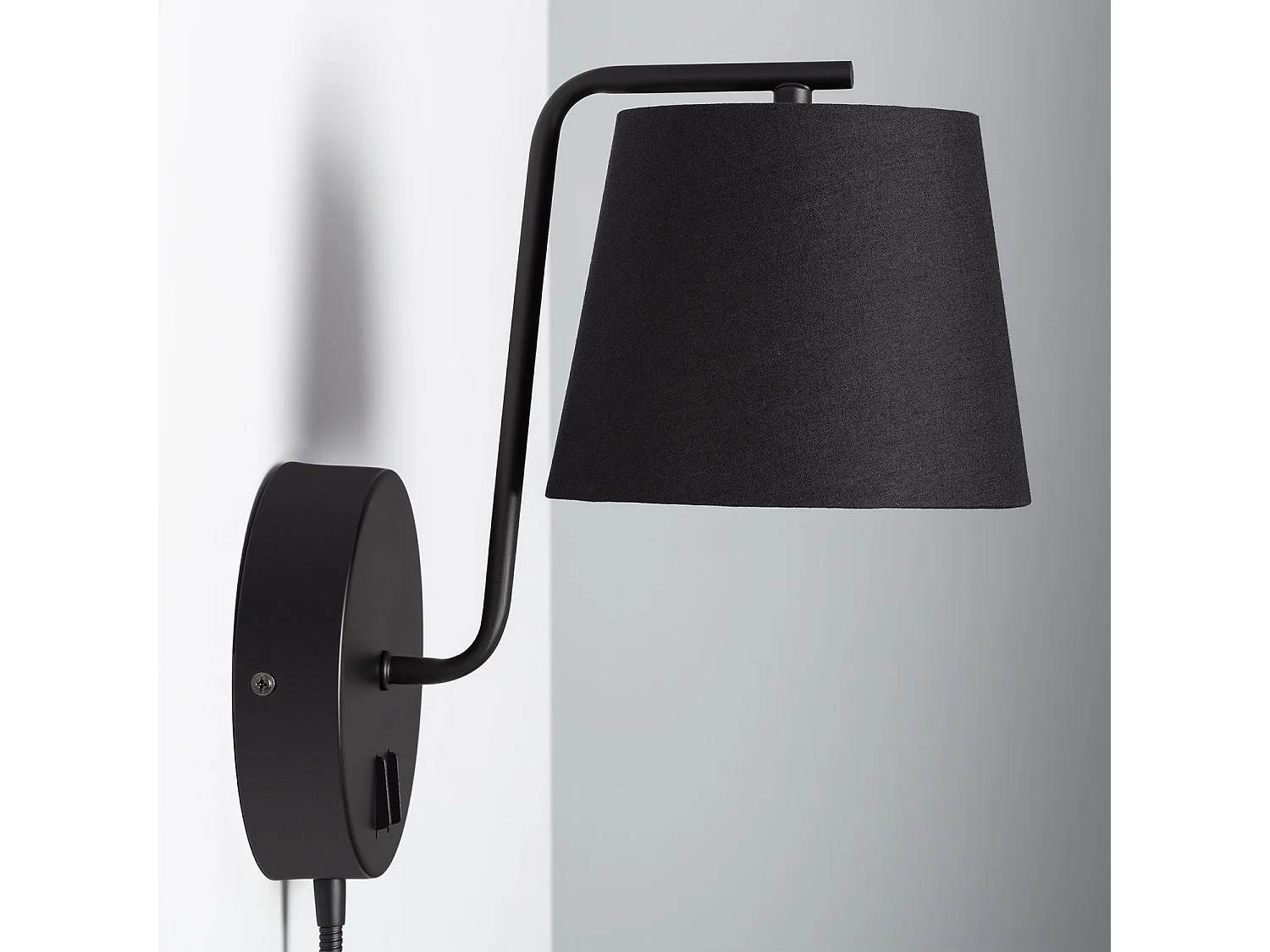 Lámpara de Pared de Metal con Flexo LED de Lectura Kuomba