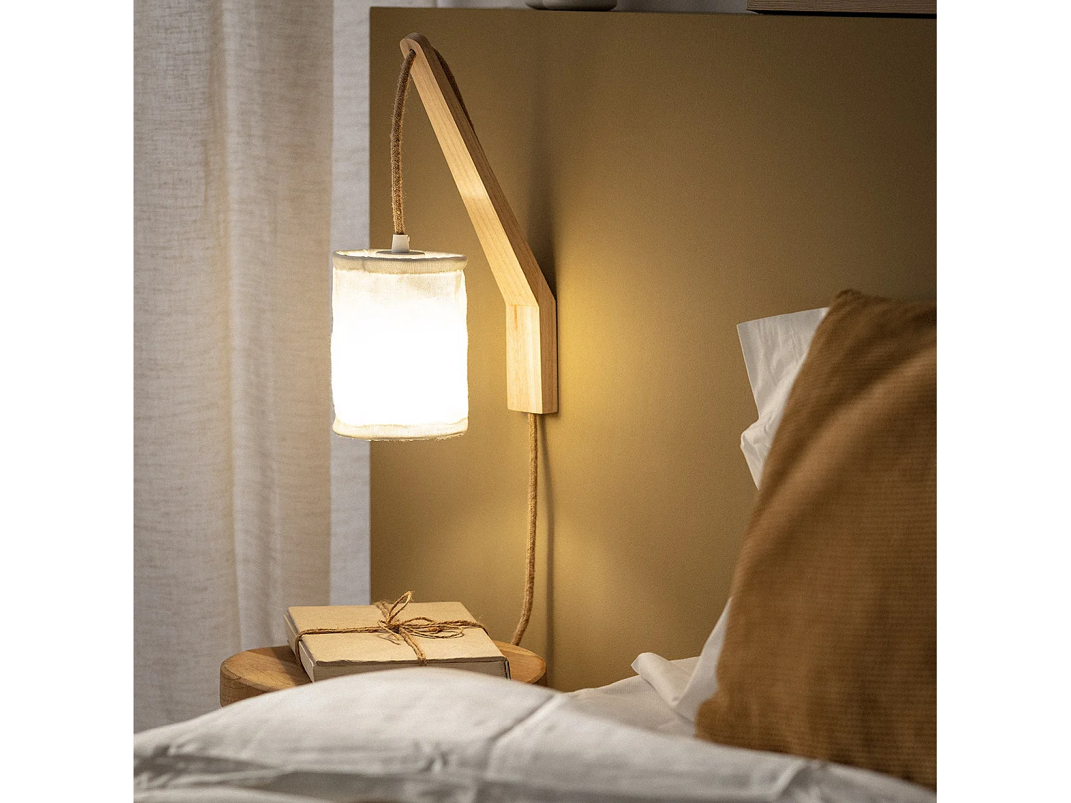 Lámpara de Pared de Madera y Tela Kanzu Natural