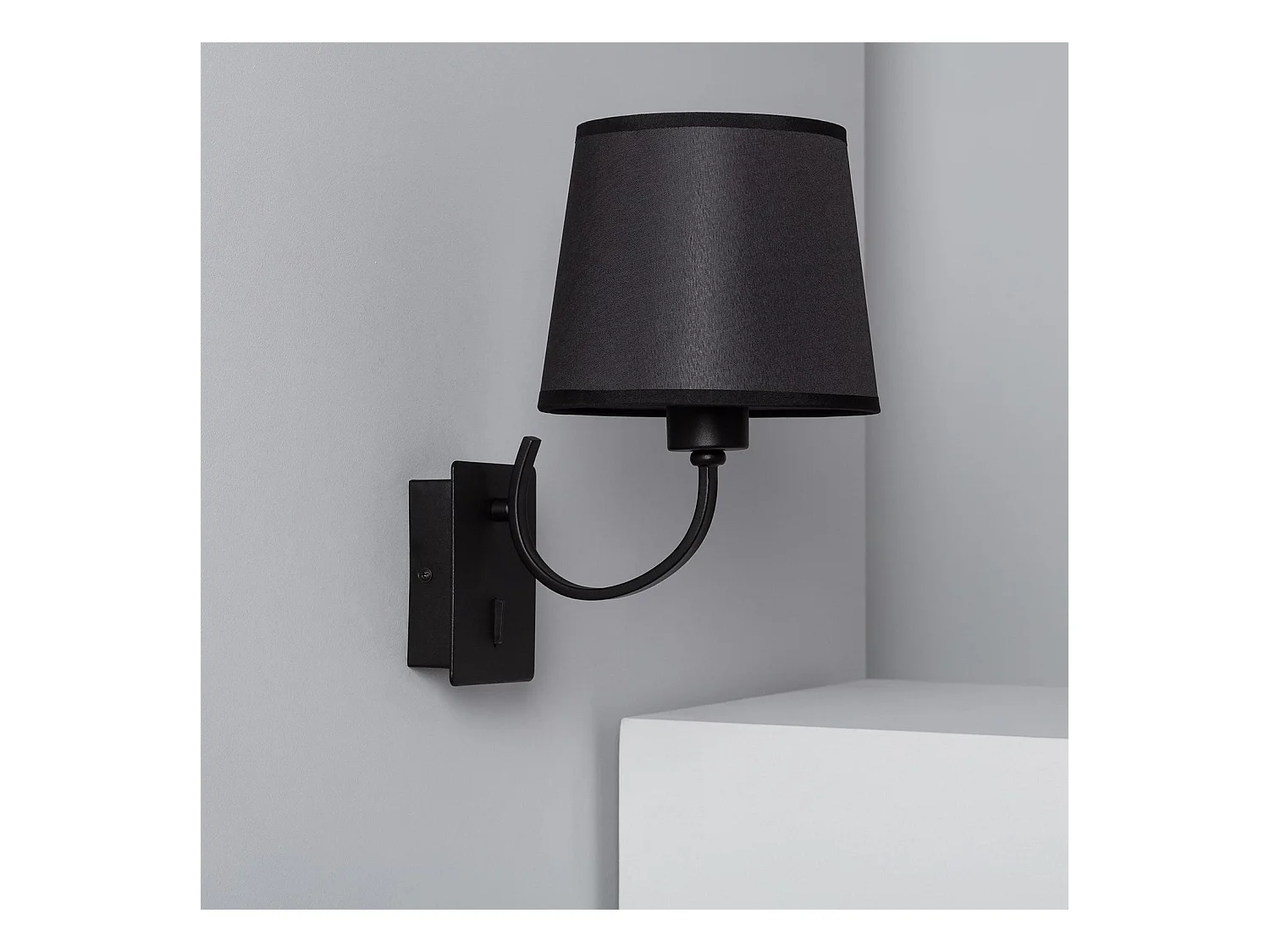 Applique da Parete in Metallo Kuombi Nero