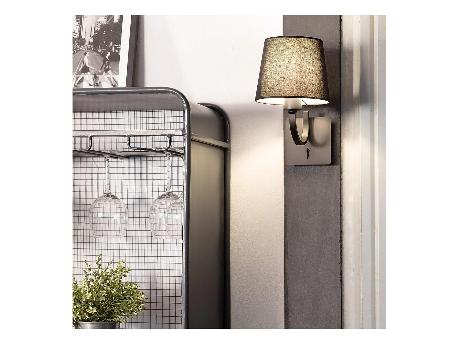 Applique da Parete in Metallo Kuombi Nero