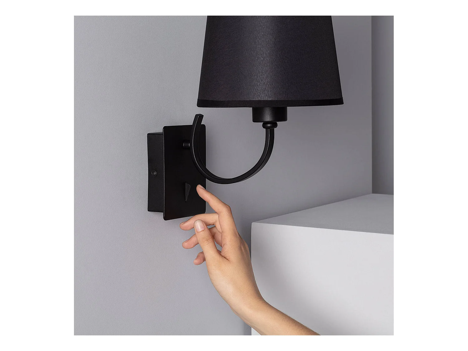 Applique da Parete in Metallo Kuombi Nero