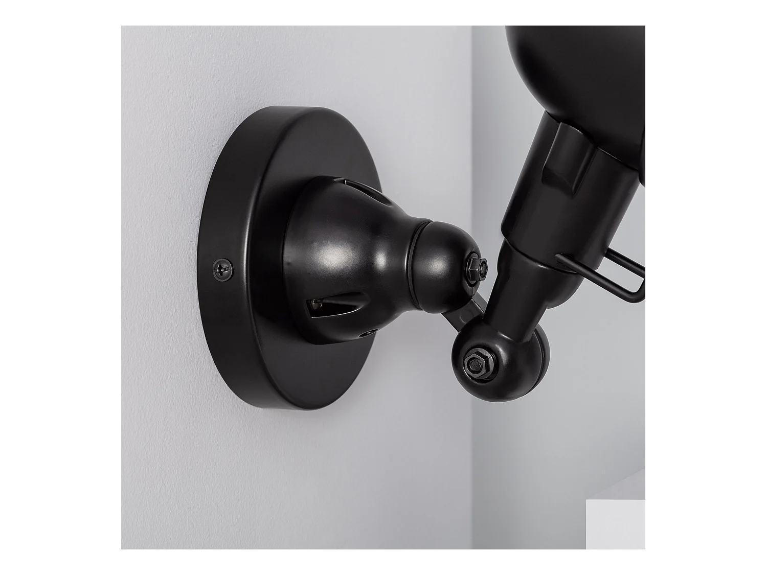 Lámpara de Pared de Metal Orientable Farasi Negro