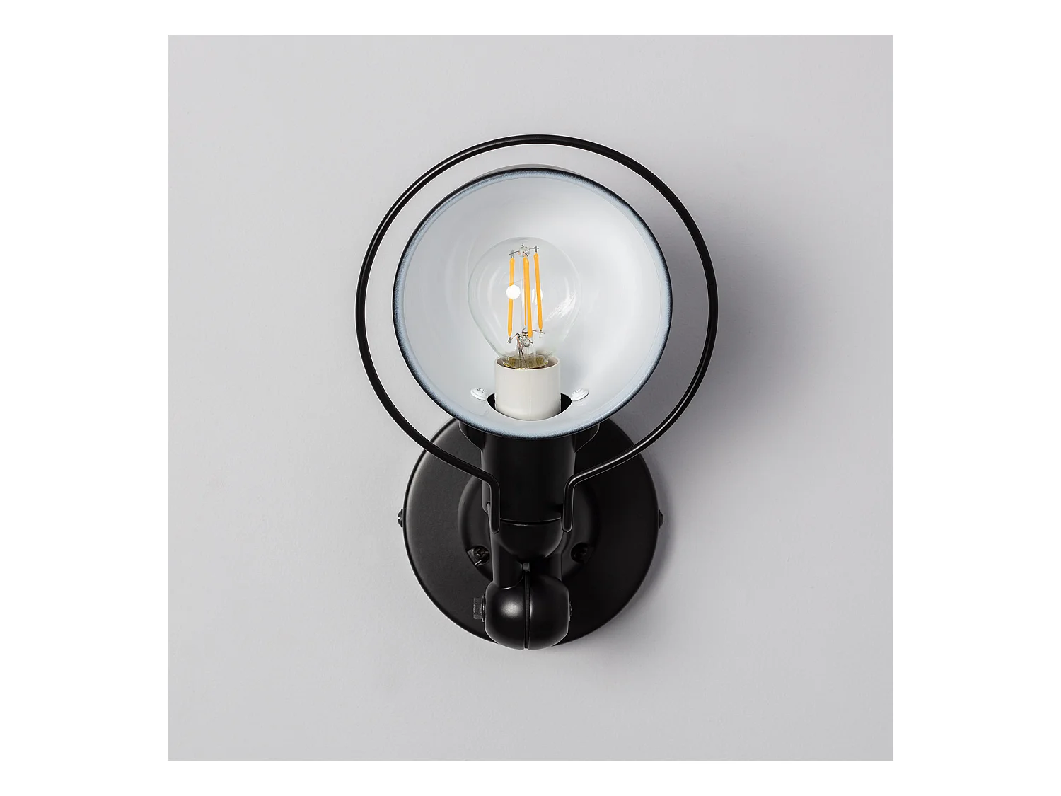 Lámpara de Pared de Metal Orientable Farasi Negro