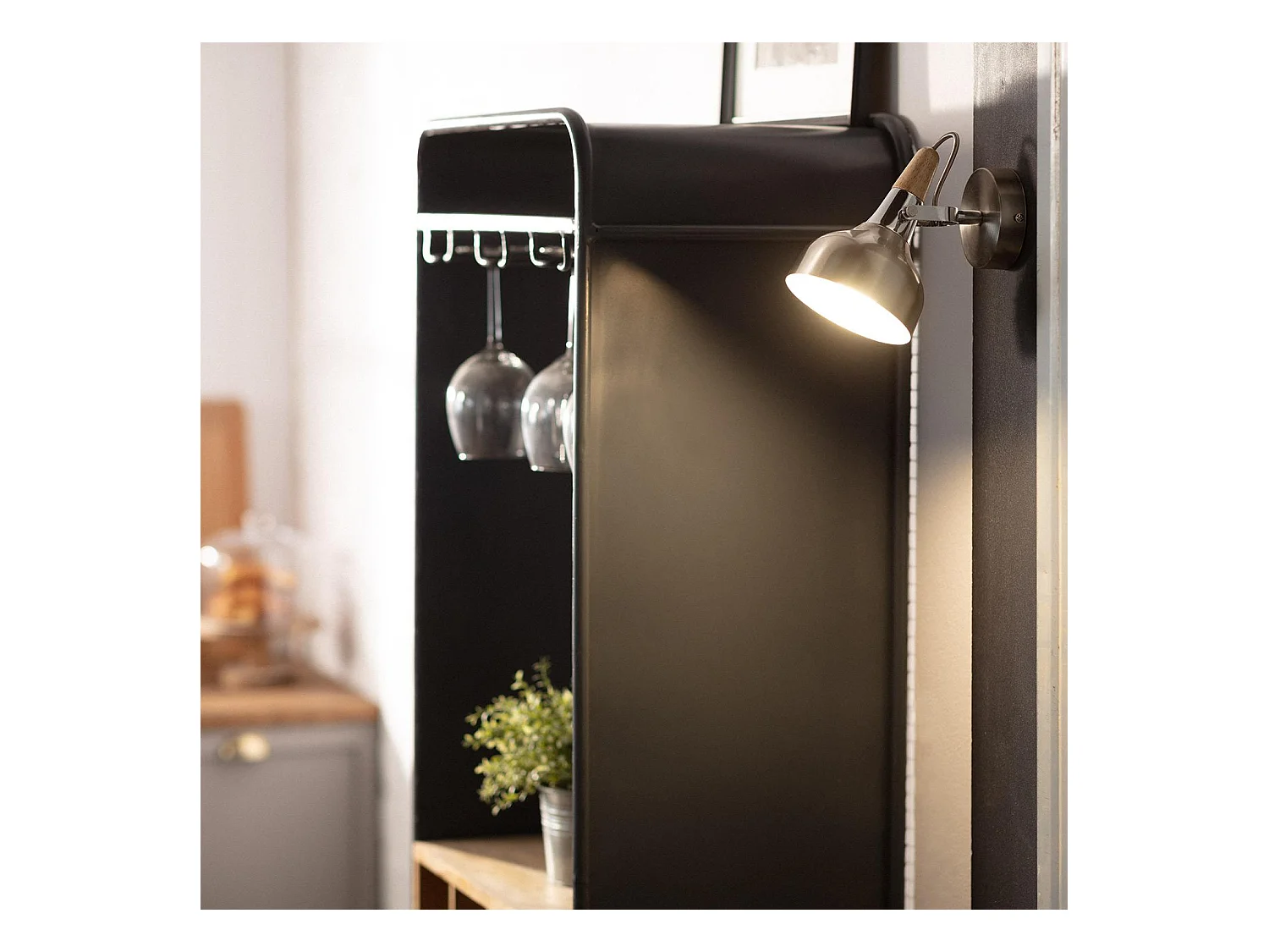 Lámpara de Pared Orientable Aluminio 1 Foco Plata Emer Plateado