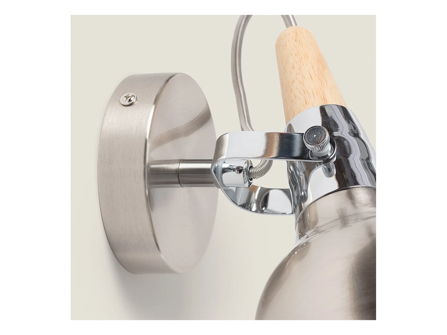 Lámpara de Pared Orientable Aluminio 1 Foco Plata Emer Plateado