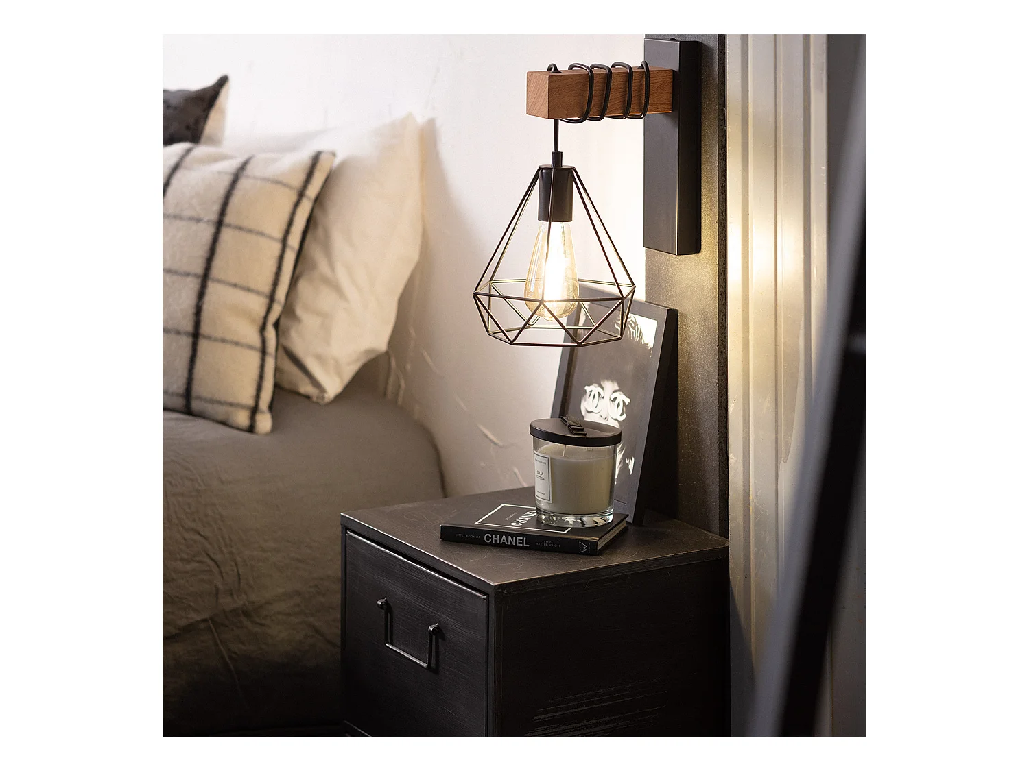 Lámpara de Pared de Metal y Madera Sardo Negro