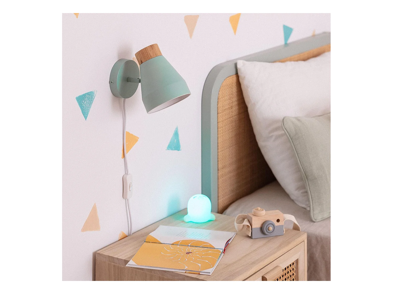 Lámpara de Pared Metal y Madera Lypo Verde Celadón