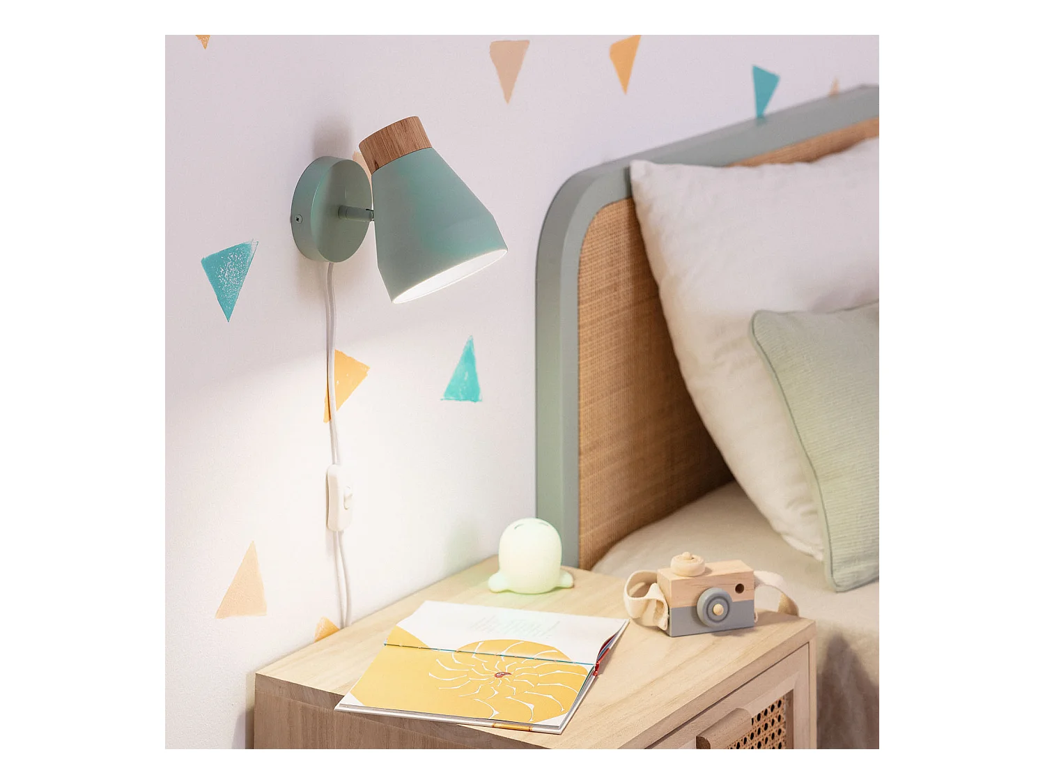 Lámpara de Pared Metal y Madera Lypo Verde Celadón