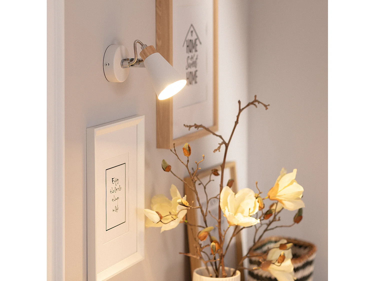 Lámpara de Pared Orientable Metal y Madera 1 Foco Mara Blanco