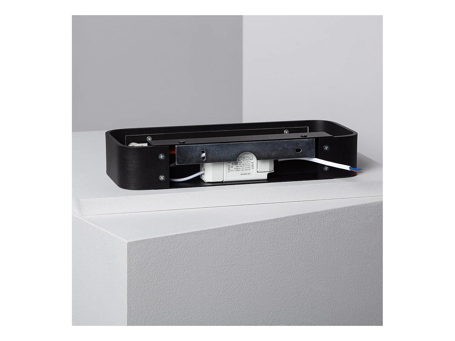 Applique LED Deves 9W Nero 2700K Bianco Caldo