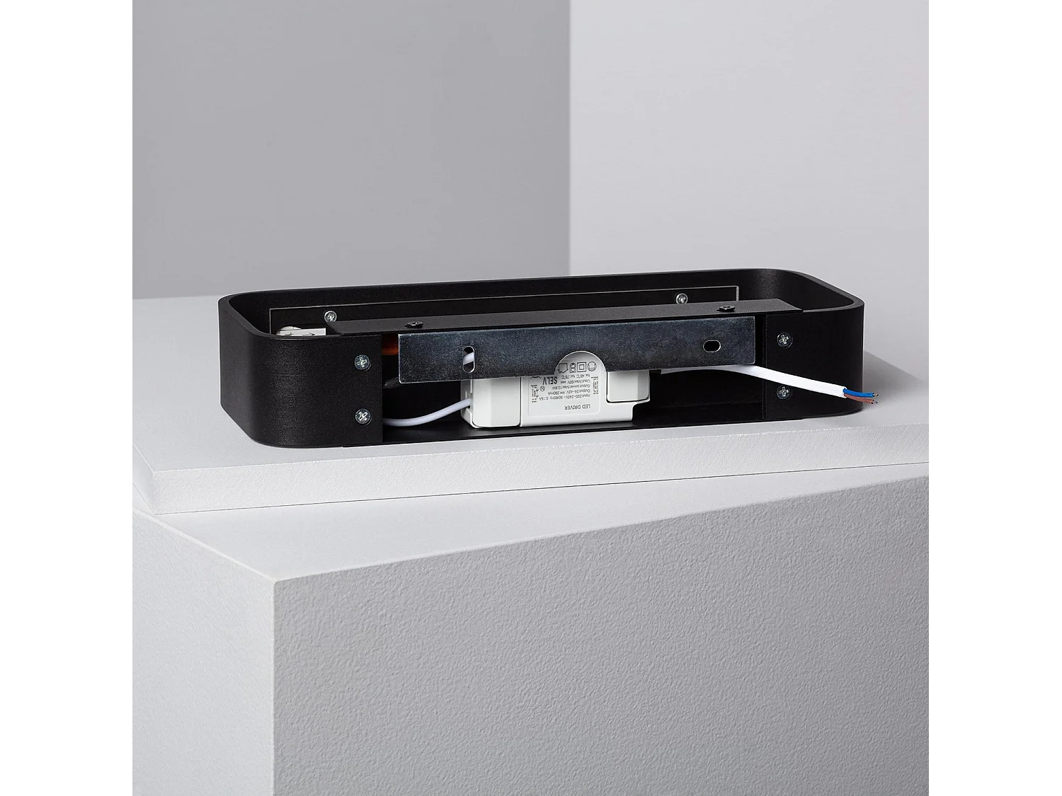 Aplique de Pared LED 9W de Aluminio Deves Negro 2700K Blanco Cálido