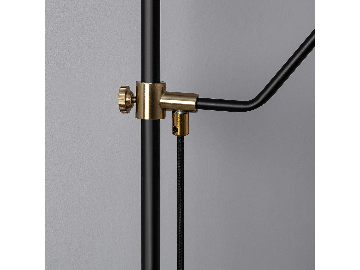 Lámpara de Pared Orientable Metal Oga Negro