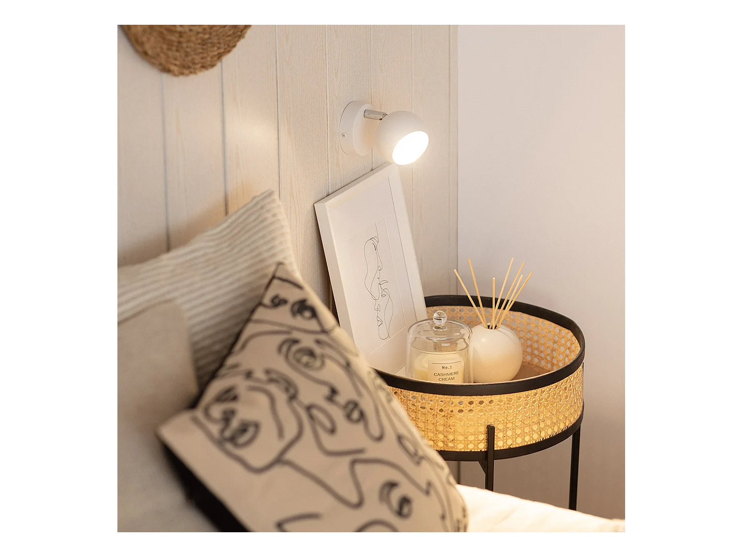 Lampada da Parete in Alluminio Orientabile 1 Faretto Ates Bianco Bianco