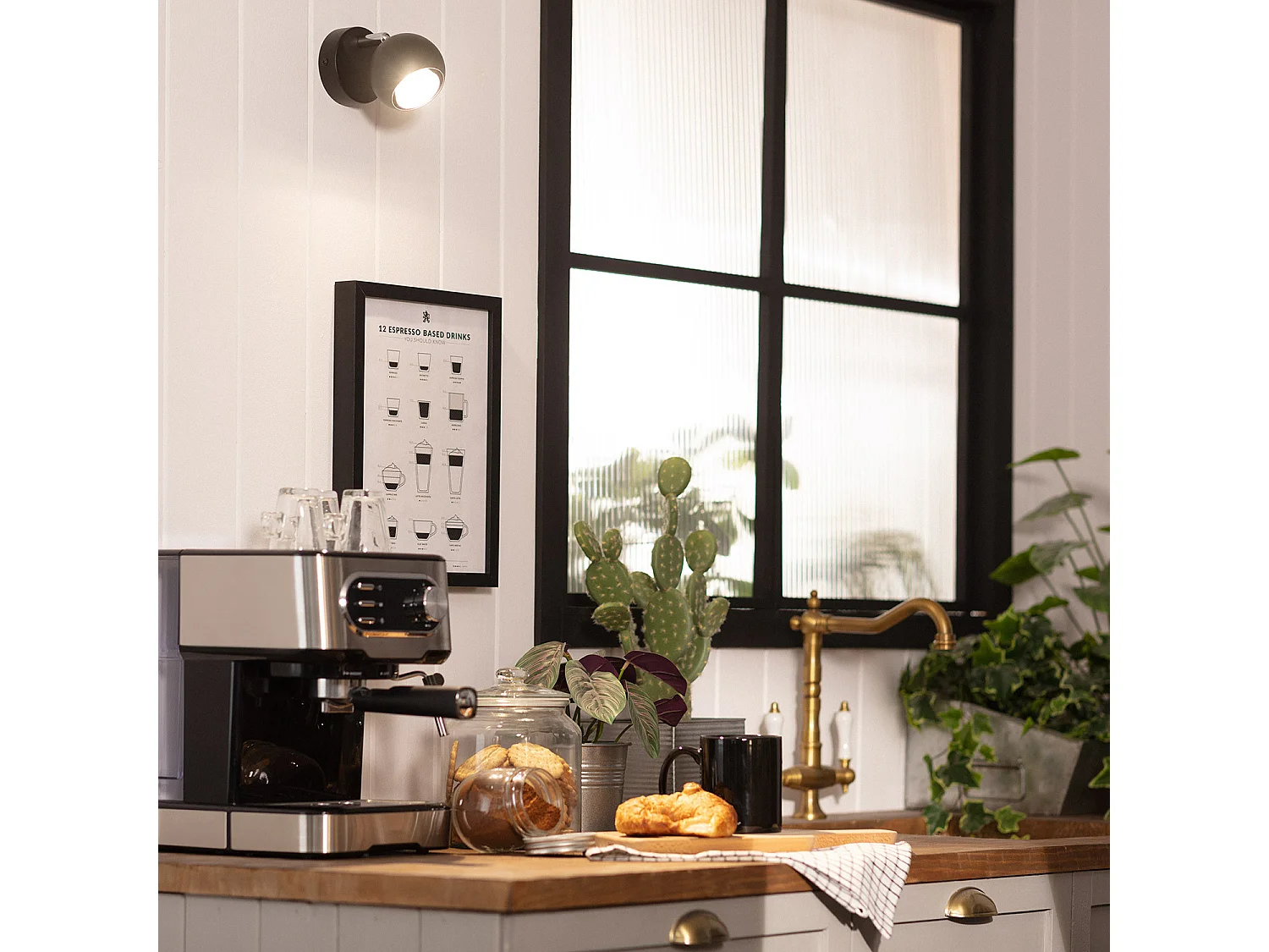 Lampada da Parete in Alluminio Orientabile 1 Faretto Ates Nero Nero