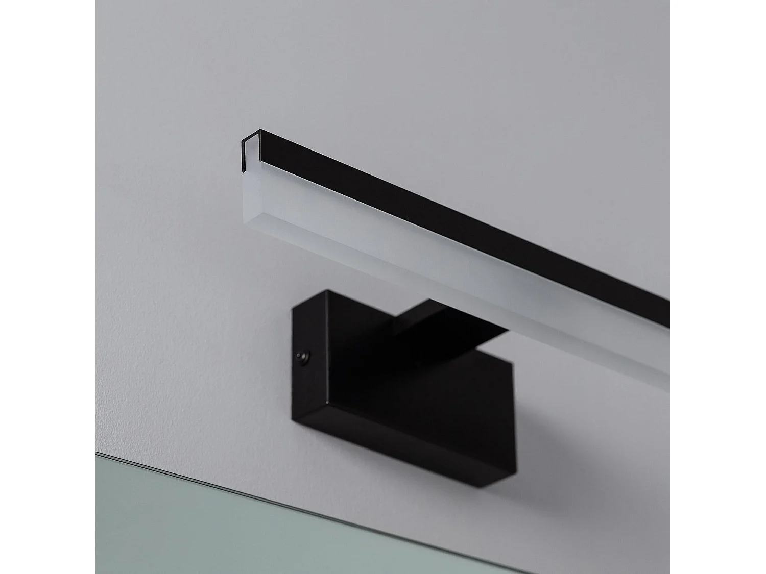 Aplique Espejo Baño Lenny 7W Negro