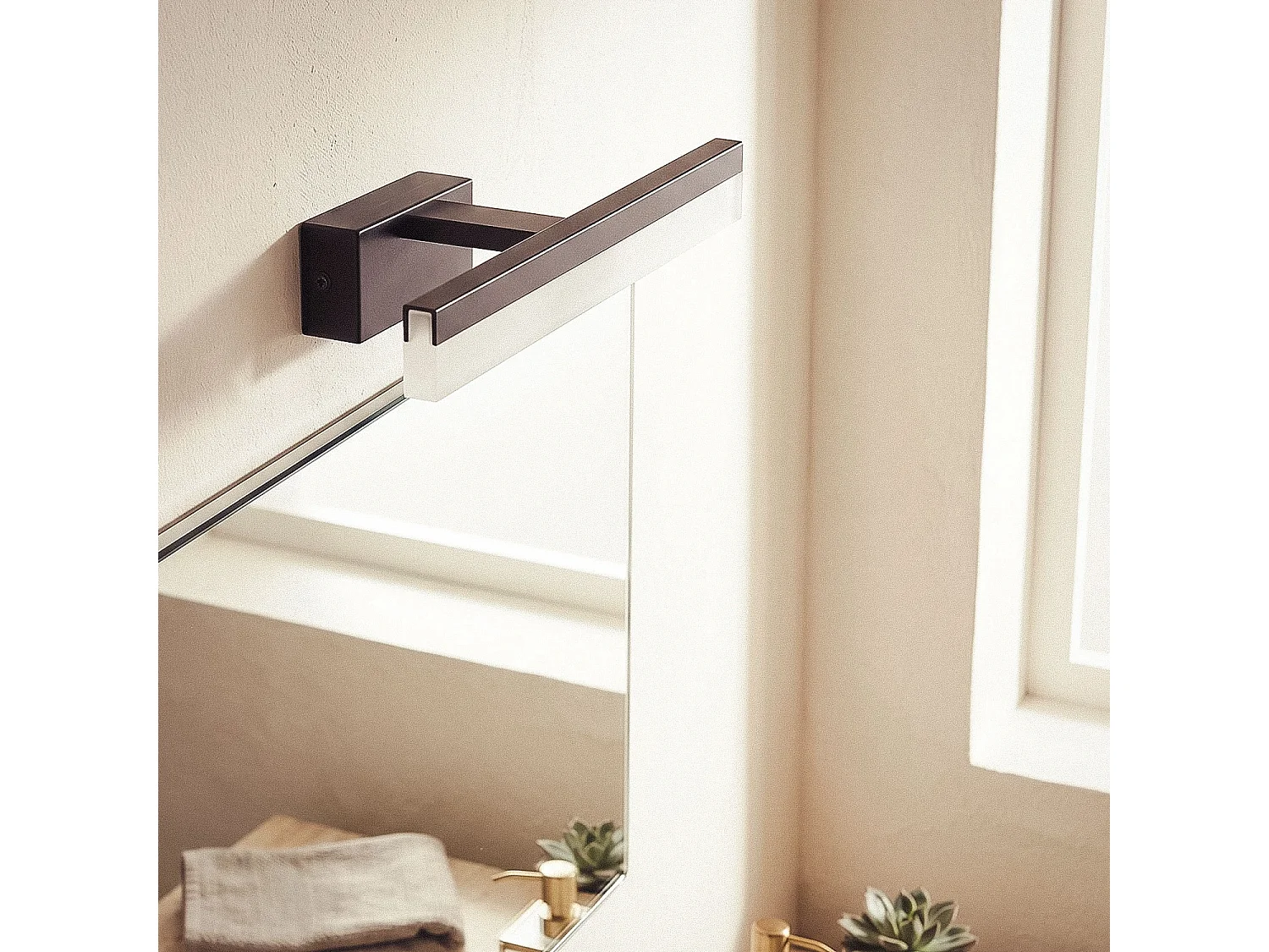 Applique Miroir Salle de Bain Alluminium Lenny 7W Noir
