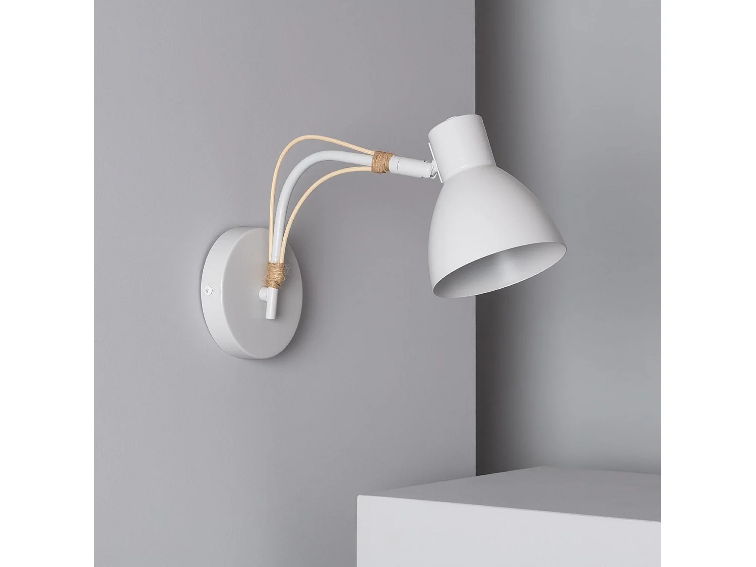 Lampe Murale Orientable Bois et Métal Cubal  Blanc