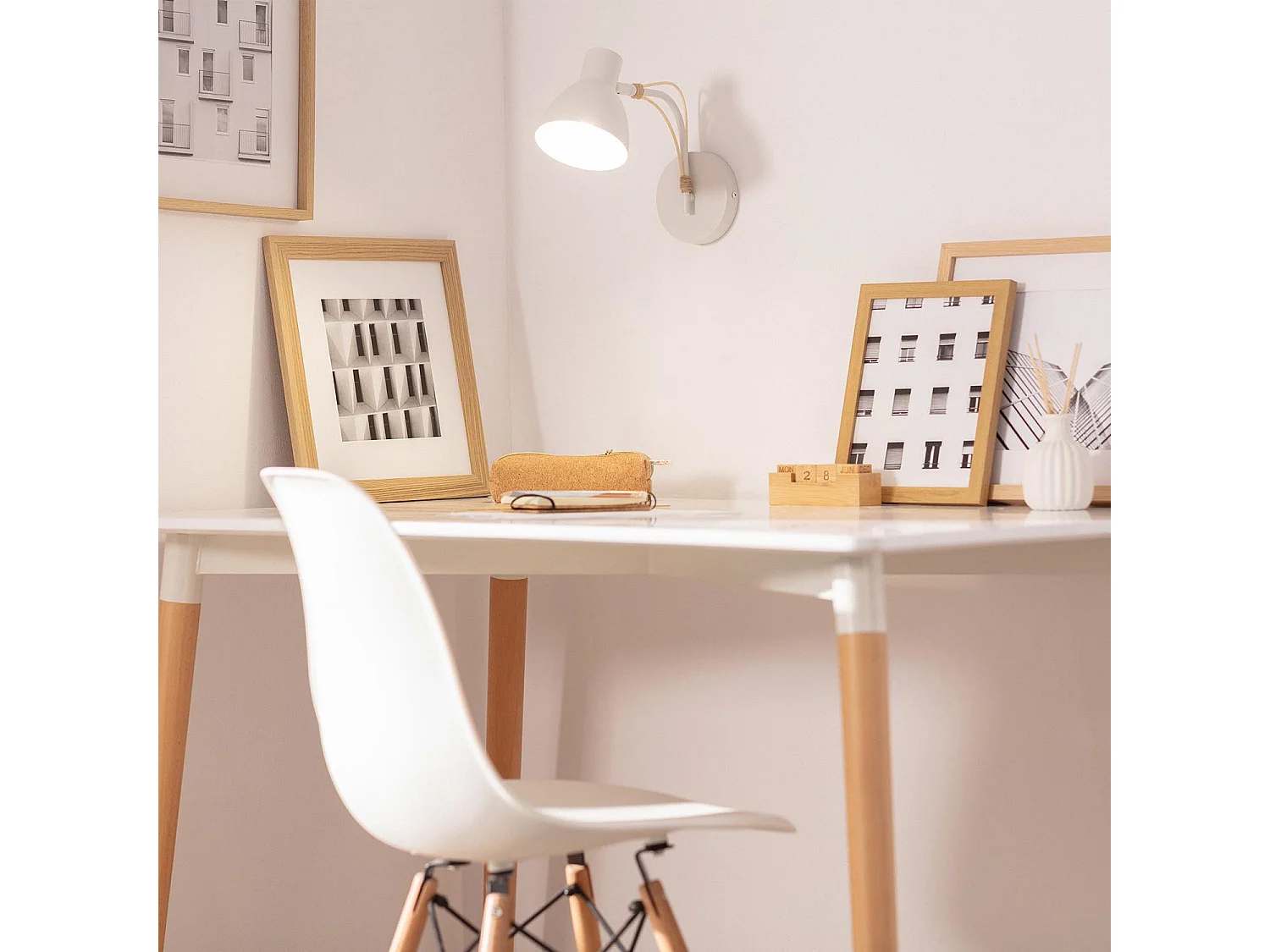 Lampe Murale Orientable Bois et Métal Cubal  Blanc