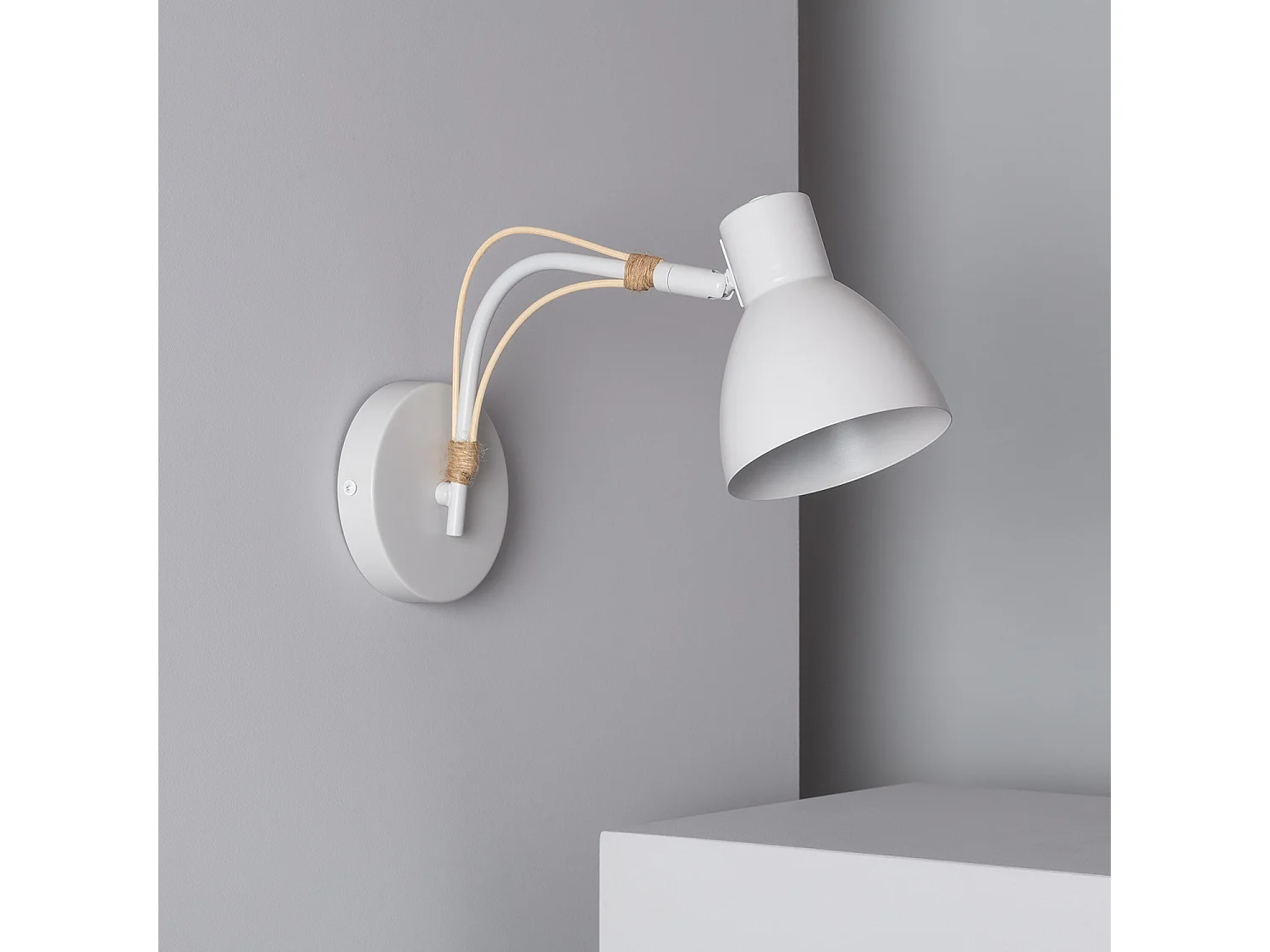 Lampe Murale Orientable Bois et Métal Cubal  Blanc