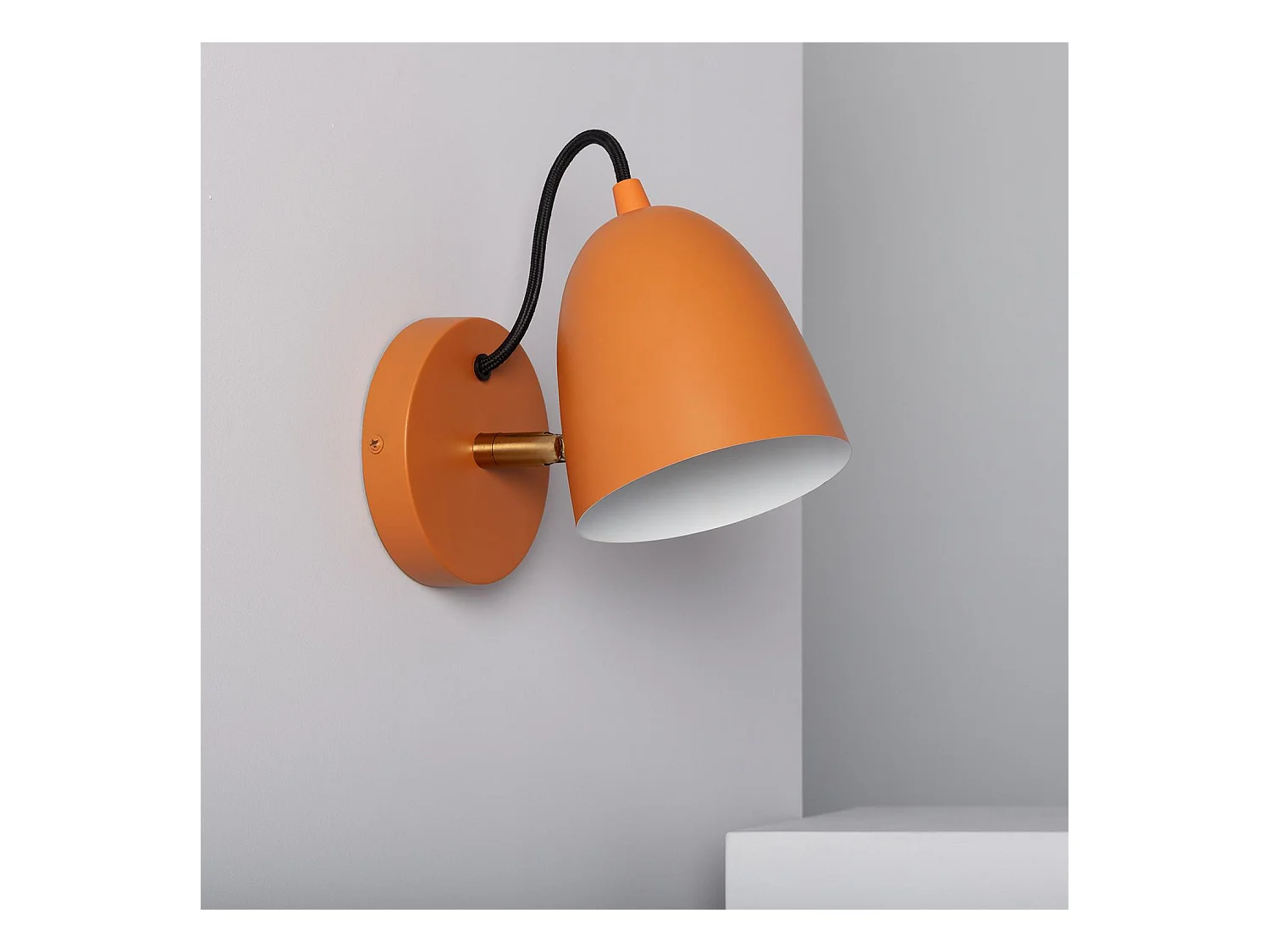 Lámpara de Pared de Metal Areso Naranja Azafrán