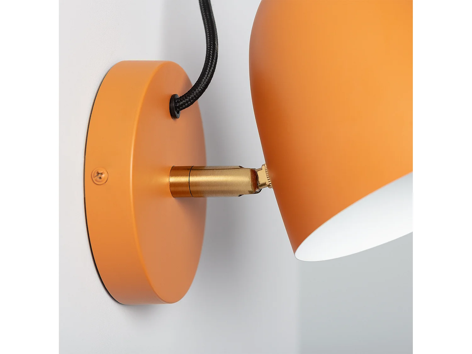 Lámpara de Pared de Metal Areso Naranja Azafrán