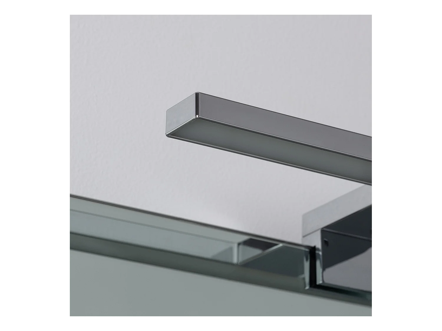 Applique LED Salle de Bain Carl 5W Argentée pour Miroir  4000K Blanc neutre