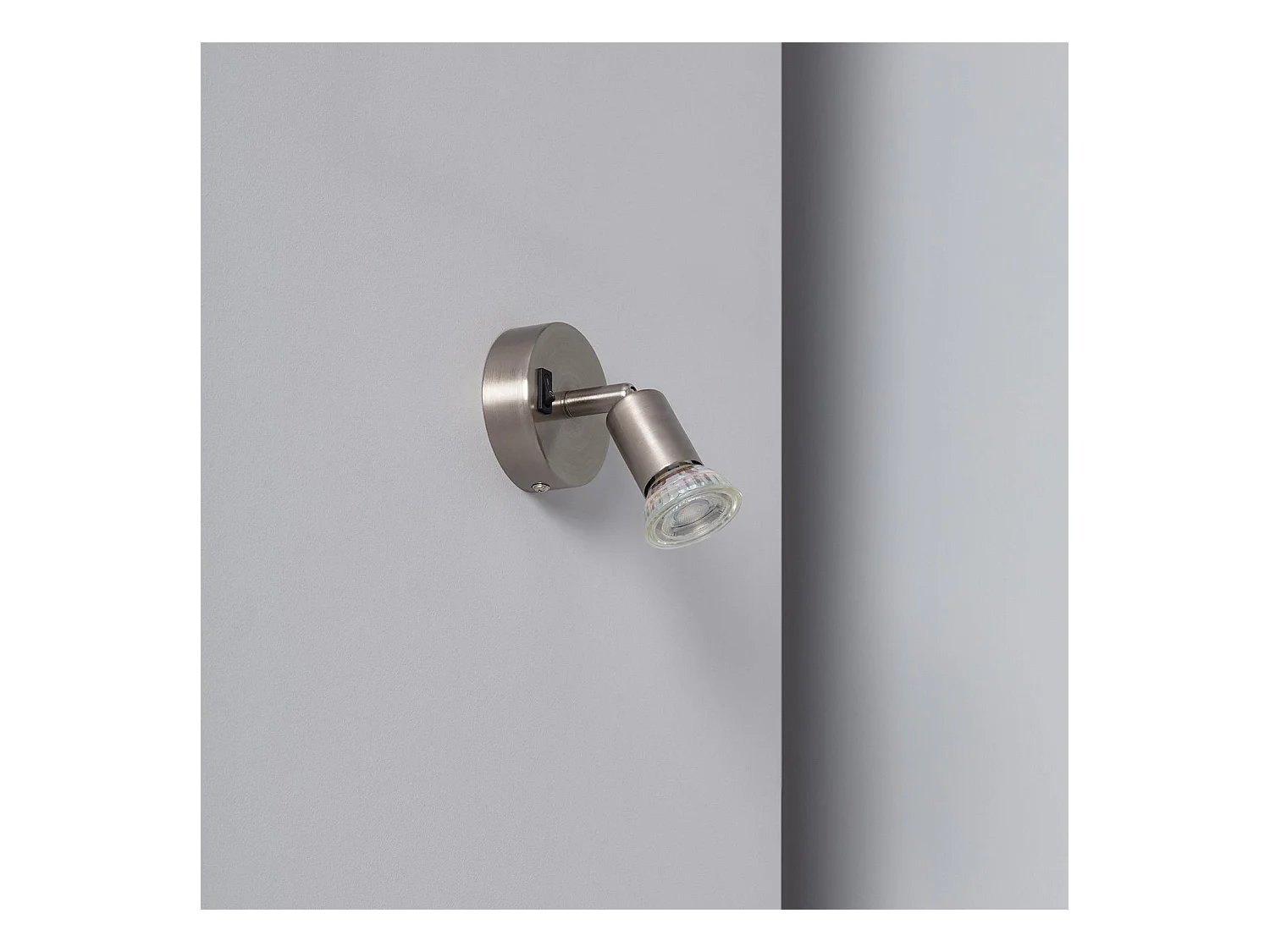 Applique Orientable Aluminium Oasis 1 Spot Argenté avec Interrupteur Argent