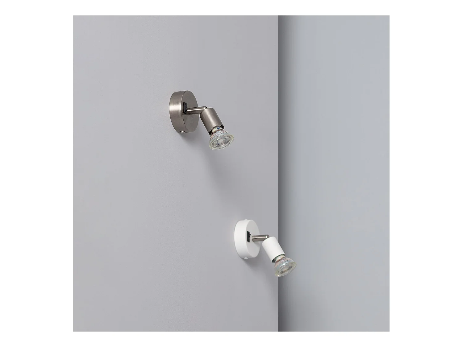 Applique Orientable Aluminium Oasis 1 Spot Argenté avec Interrupteur Argent