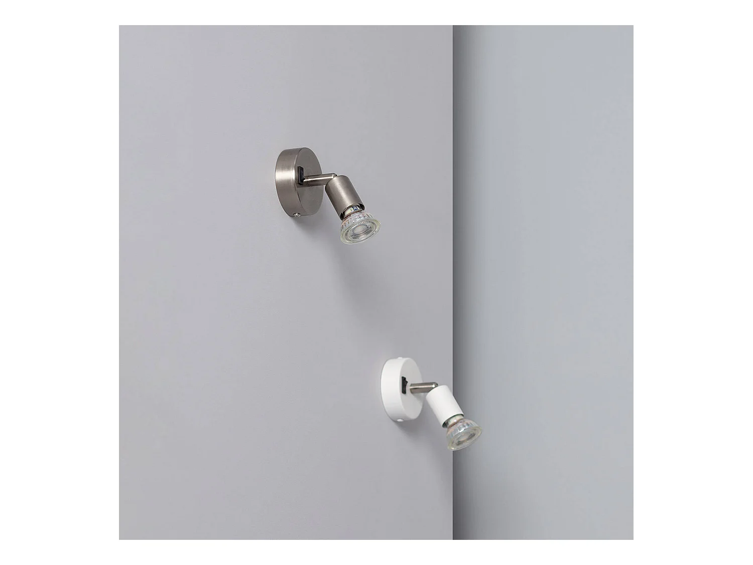 Applique Orientable Aluminium Oasis 1 Spot Argenté avec Interrupteur Argent