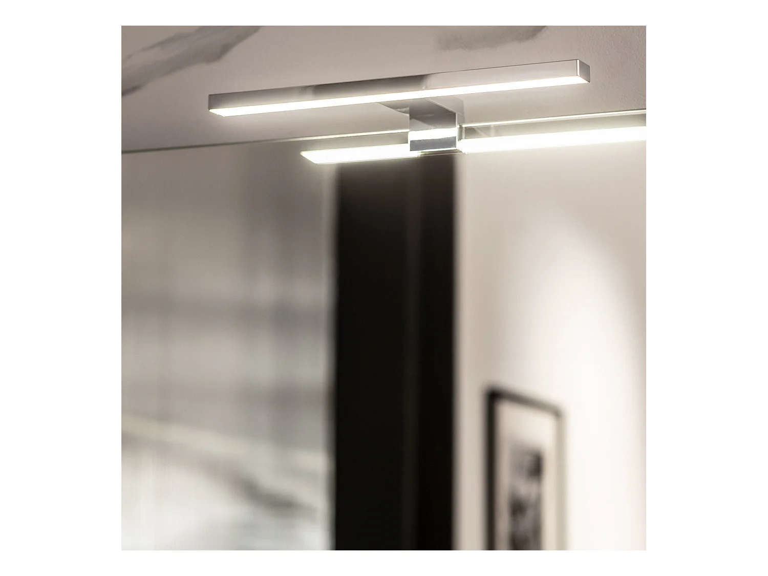 Aplique Espejo Baño Carl 5W Plata 6000K Blanco Frío