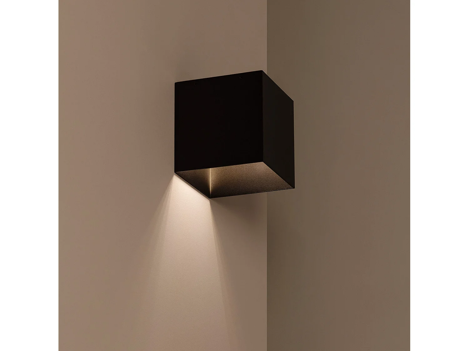 Applique Murale LED Extérieure Solaire Eros avec Détecteur de Mouvement Radar IP65 3000K Blanc chaud