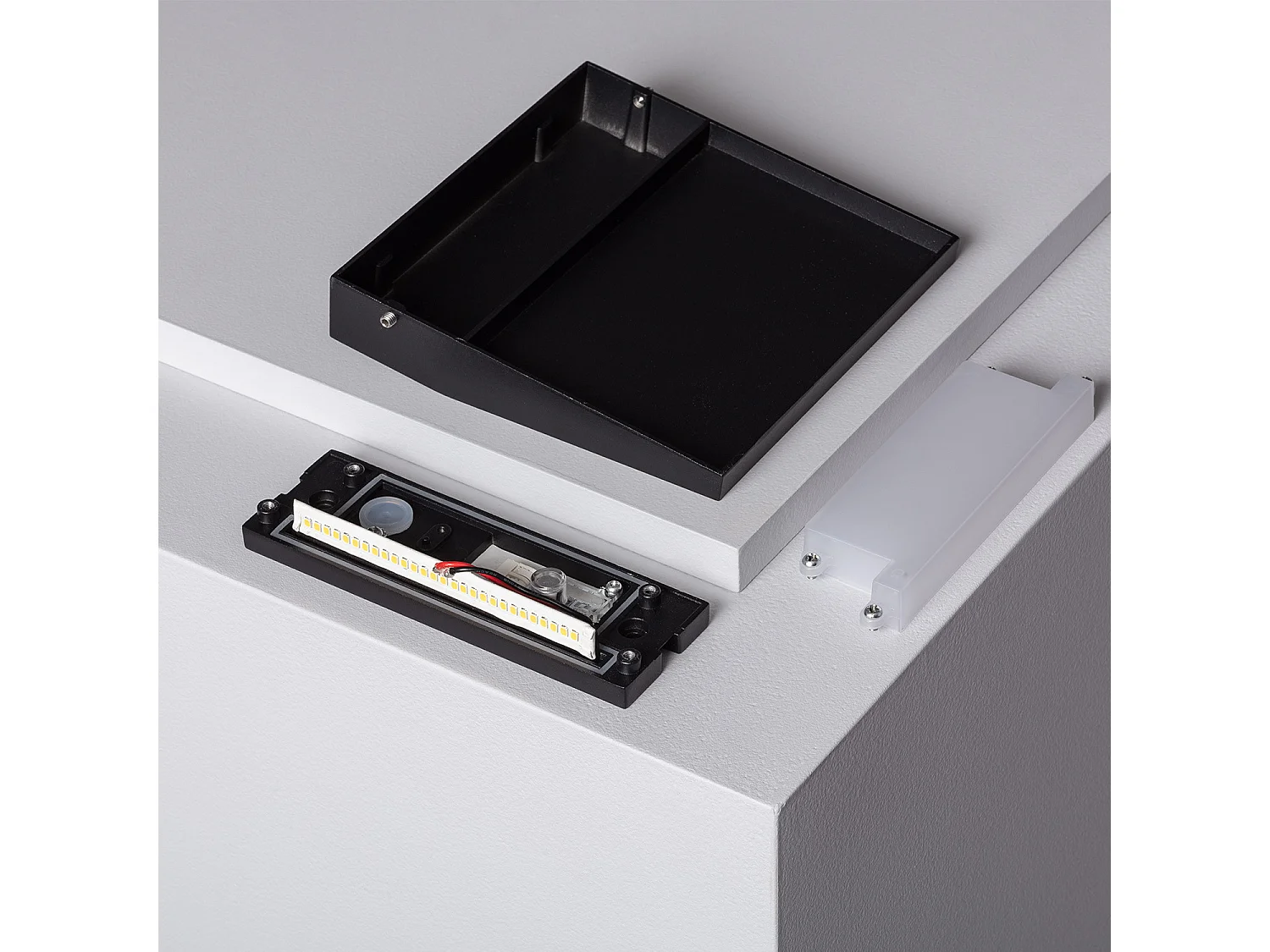 Balise LED Extérieure 6.5W en Saillie au Mur Carrée Jade Noire  Blanc Chaud 2700K